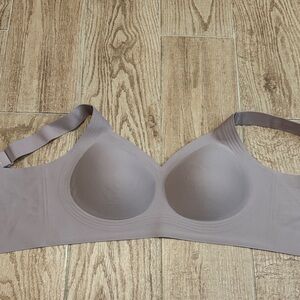Seamless Gray Bra
